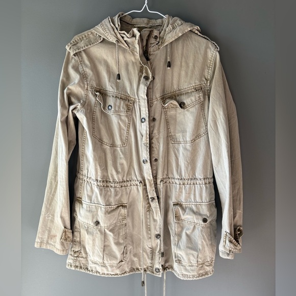 Aritzia Talula size small Women's Tan Utility trooper Jacket, 100% Cotton, Tan - Picture 2 of 10